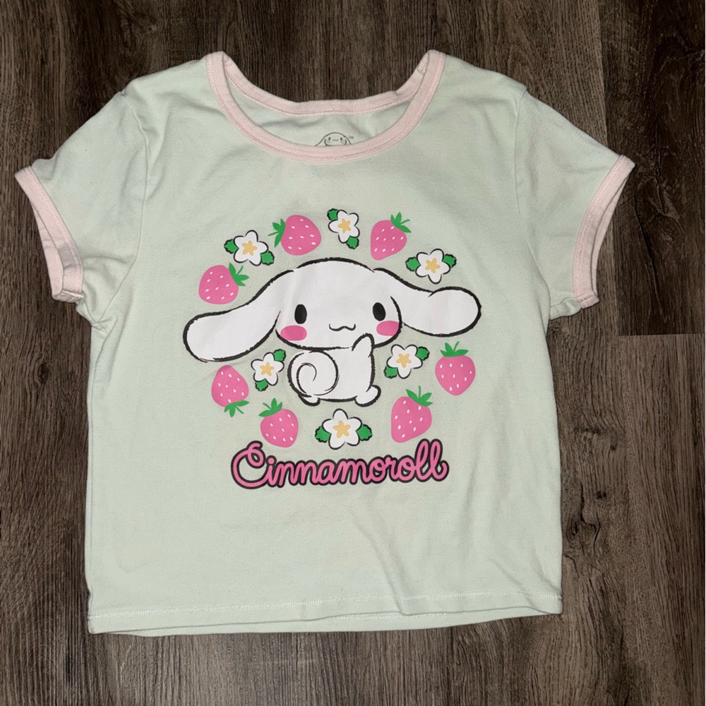 Cinnamon roll T-shirt